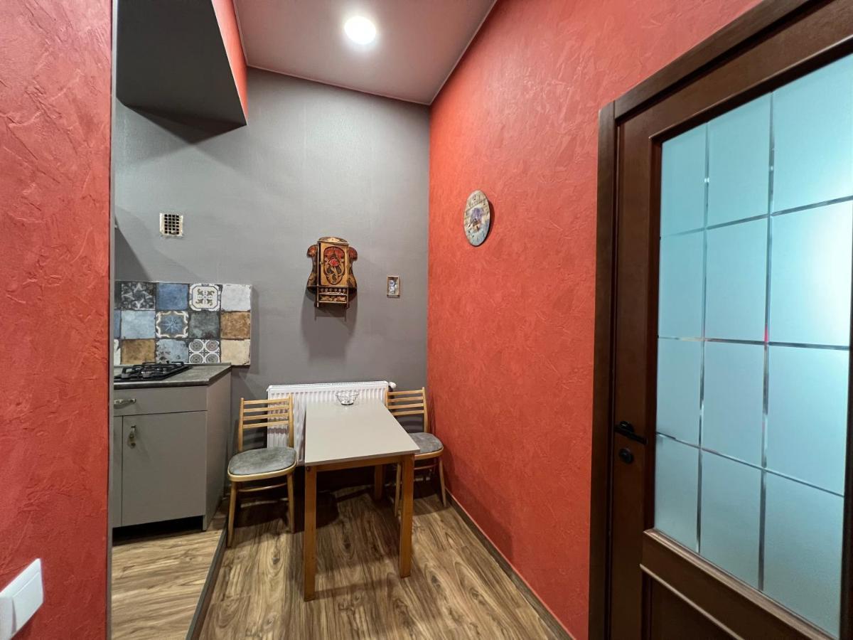 Lola Apartment *